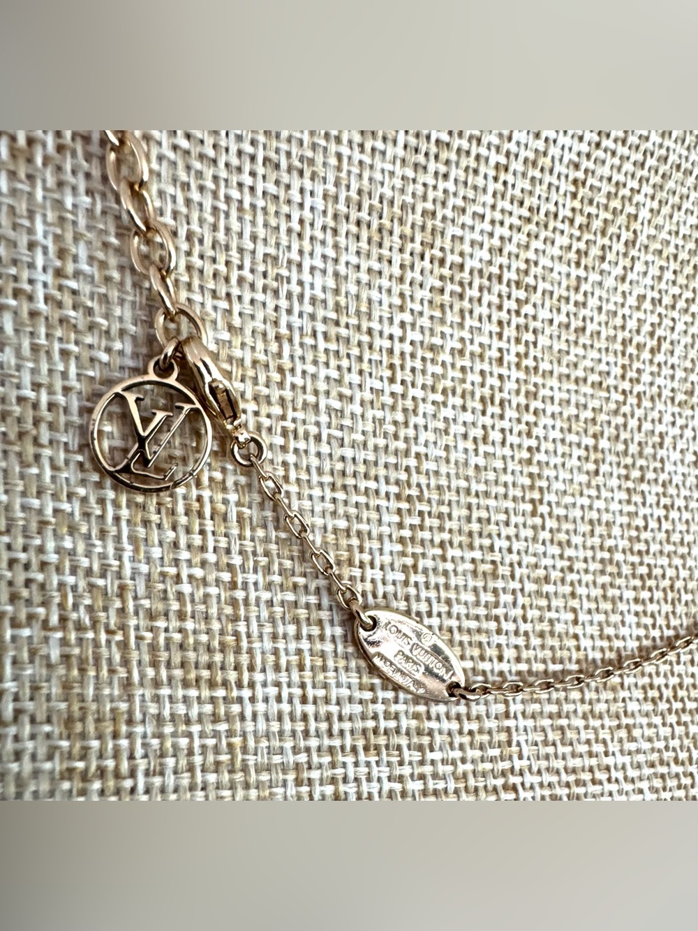 LOUIS VUITTON LV Starlight Crystal Flower Necklace M80262 Full Set - Picture 8 of 9